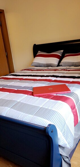 Building Photo - 681 Carroll St