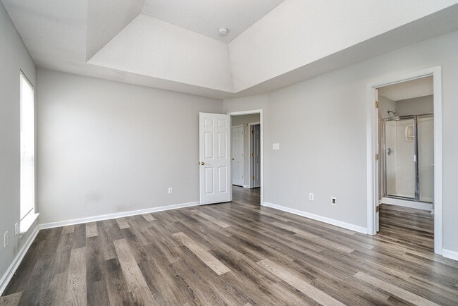 Building Photo - 6656 Blythedale Dr