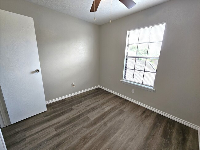 Building Photo - 17303 Saturn Ln