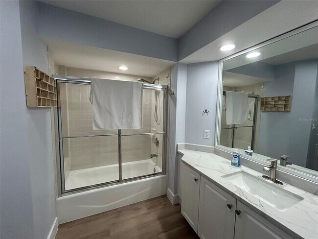 Building Photo - 3702 54th Dr W