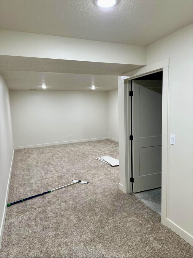 Building Photo - 107 W. Park Ave.