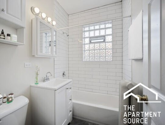 Building Photo - 4225 N Paulina St