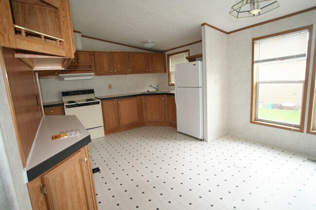 Building Photo - 2709 Crab Tree St