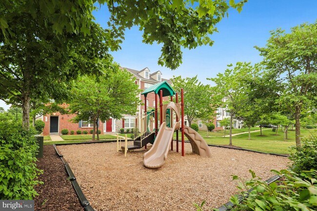 Building Photo - 44122 Turf Field Square