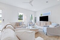 Building Photo - 68 Sarah St