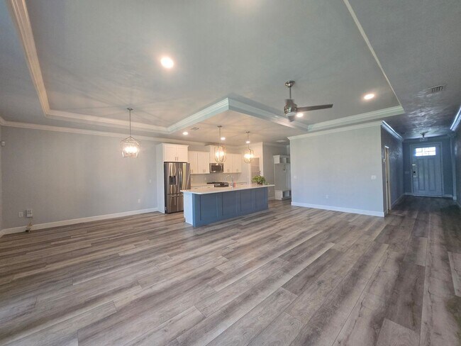 Building Photo - Beautiful 3-Bedroom, 2.5 Bath Home in Desi...