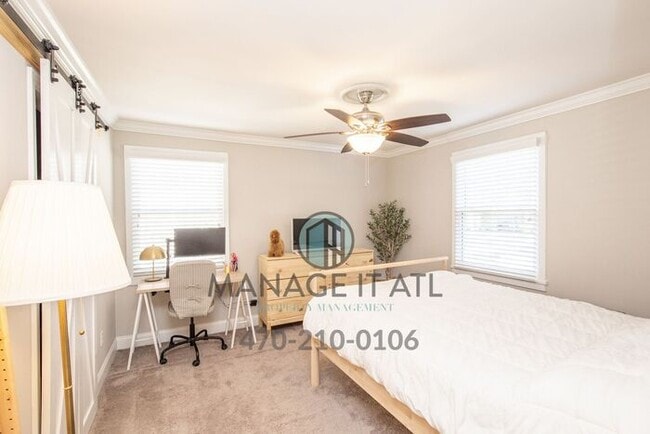Building Photo - FULLY RENOVATED 2 Bedroom House close to I...