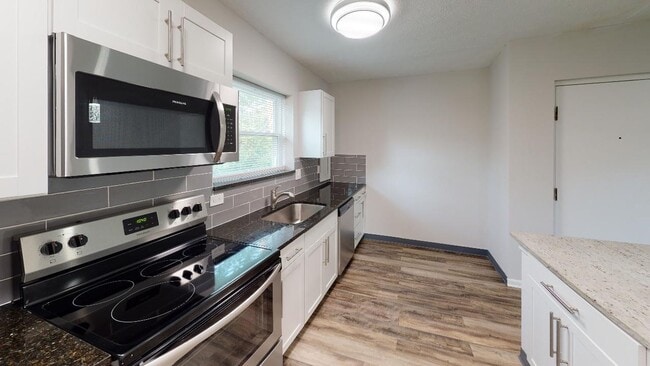 Building Photo - BEAUTIFUL 2 Bedroom, 1 bath with Renovations in the heart of Clintonville available June 1! SEE I...