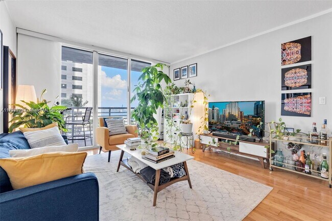 Building Photo - 335 S Biscayne Blvd