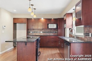 Building Photo - 415 Calumet Pl