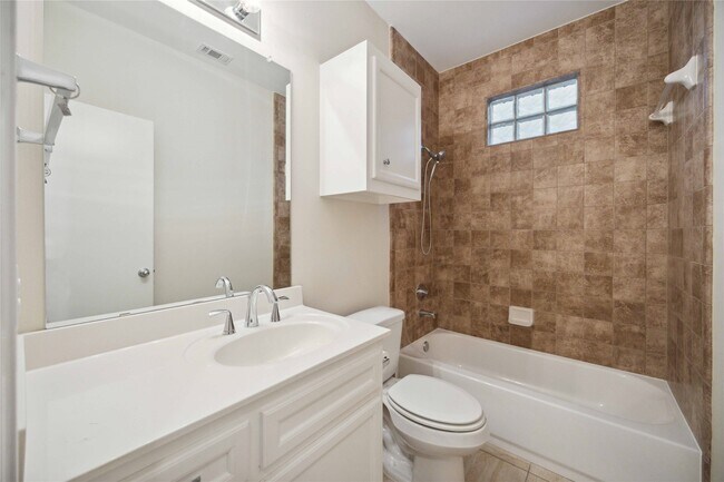 Building Photo - 11605 Main Birch Dr