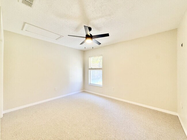 Building Photo - 2610 Sundance Ct