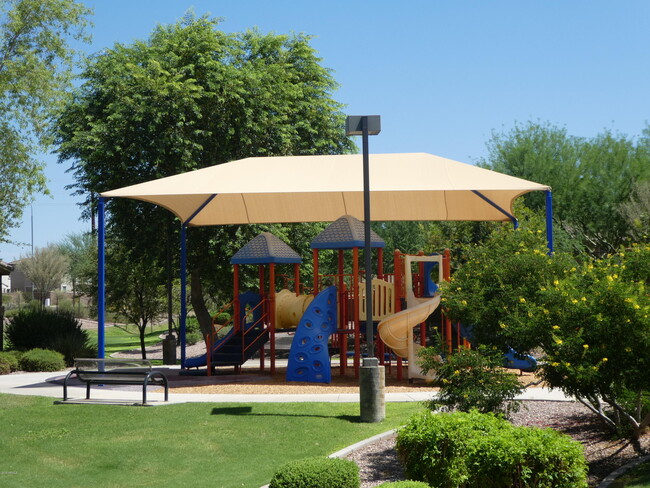 Building Photo - 1674 W Pelican Dr
