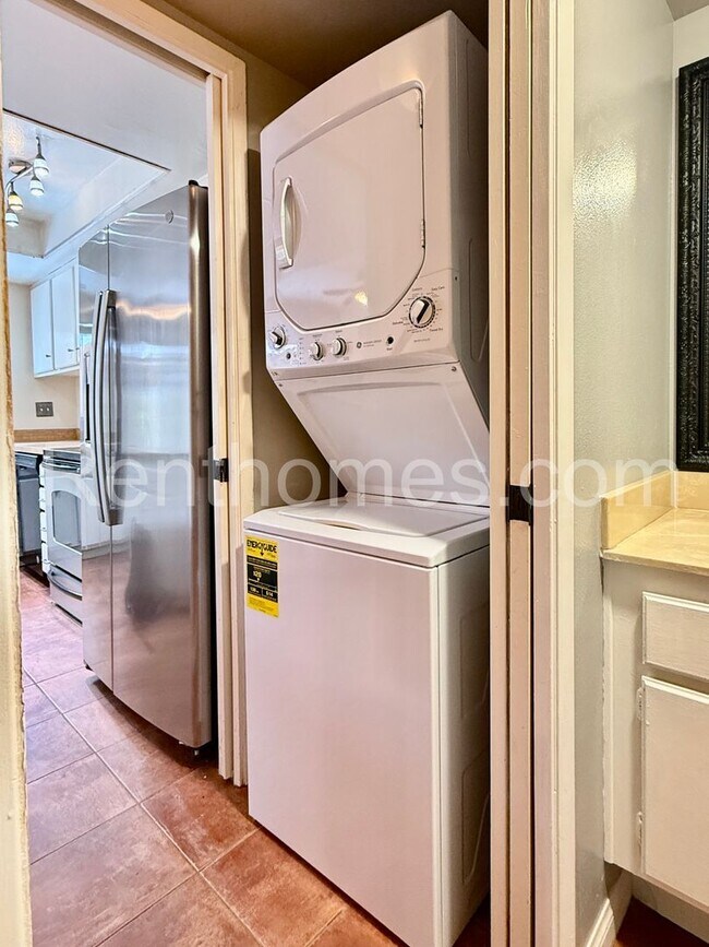 Building Photo - 7679 Stalmer St