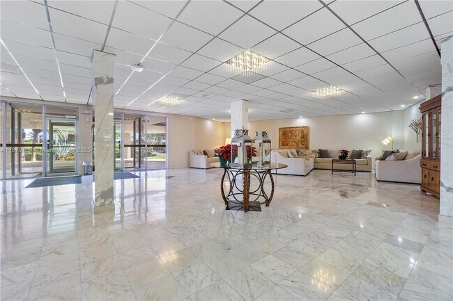 Building Photo - 2851 S Ocean Blvd