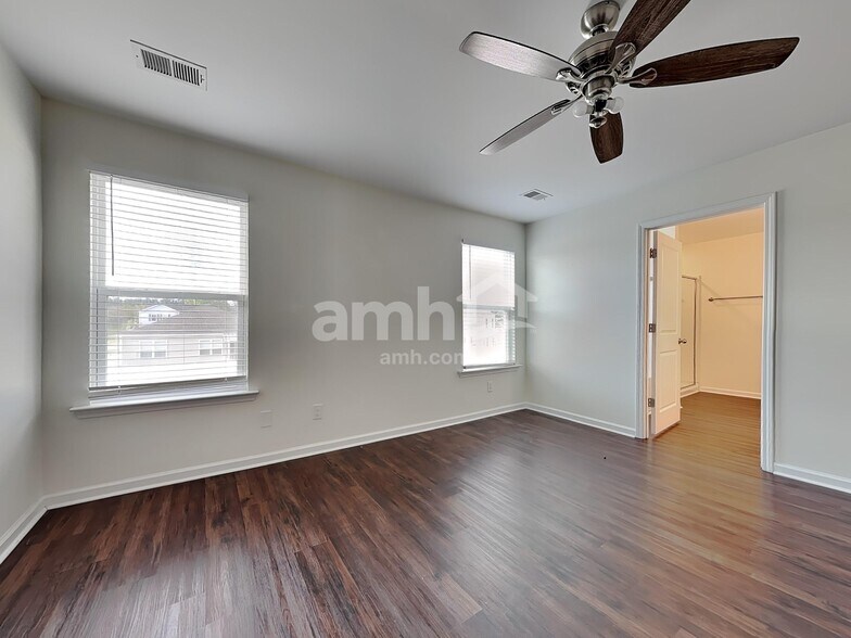 Building Photo - 7 Gardenia Dr