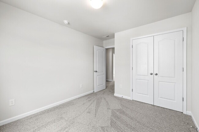 Building Photo - 705 Conductor Ct