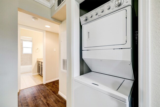 Building Photo - 1600 W T C Jester Blvd