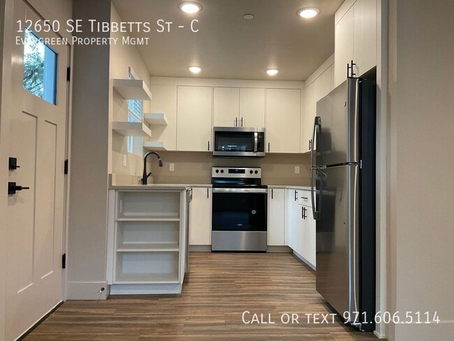 Building Photo - 12650 SE Tibbetts St