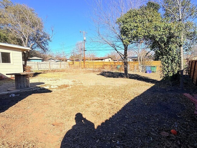 Building Photo - 339 Waxwood Ln