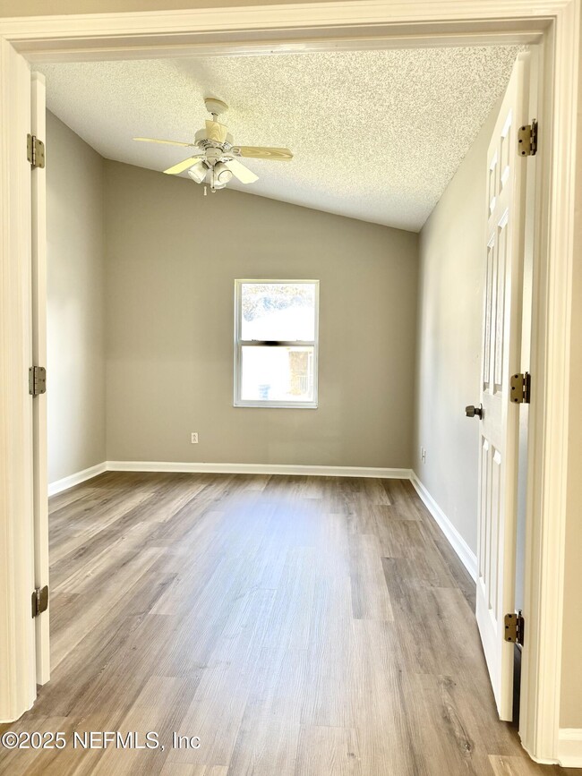 Building Photo - 744 Palm Hammock Cir