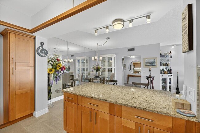 Building Photo - 7100 Sunshine Skyway Ln S