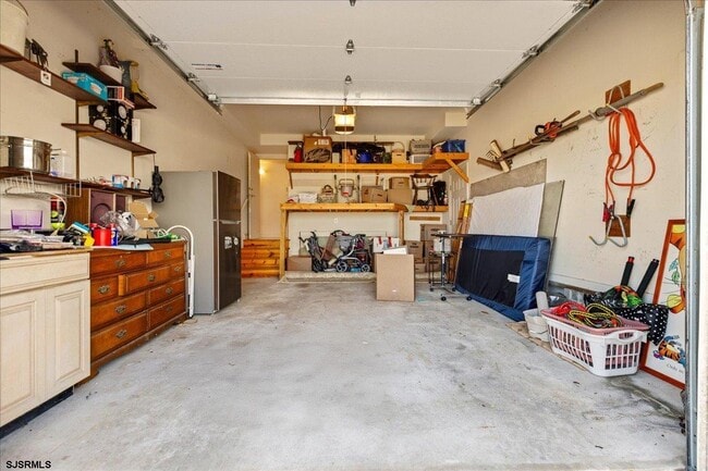Building Photo - 102 S 32nd Ave