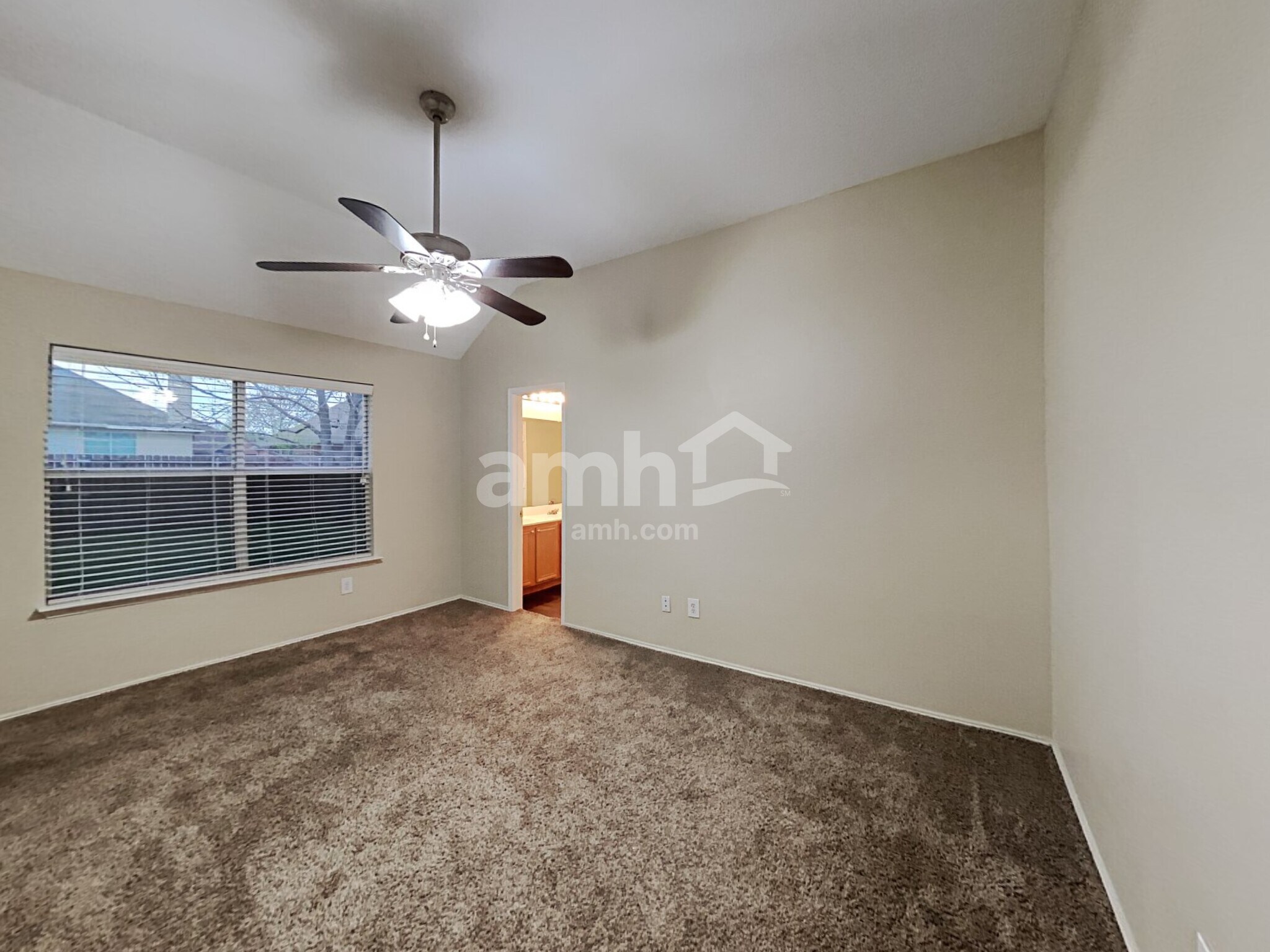 Building Photo - 2809 Mitchell Ln