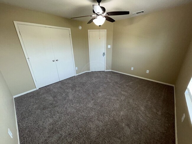 Building Photo - 3202 Blackburn Dr