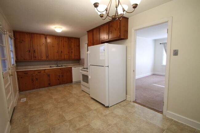 Building Photo - Exclusively Offered by Muse Realty Rentals, LLC