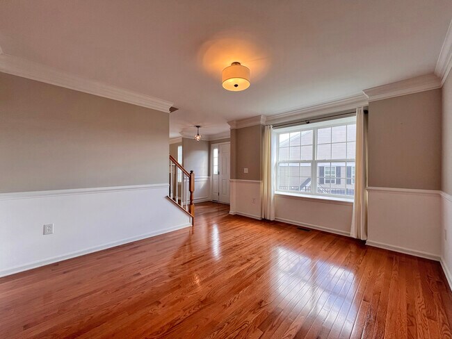 Building Photo - 4170 Bunker Hill Dr N