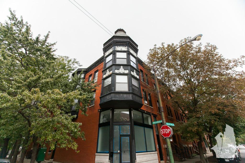 Building Photo - 1208 W Wrightwood Ave