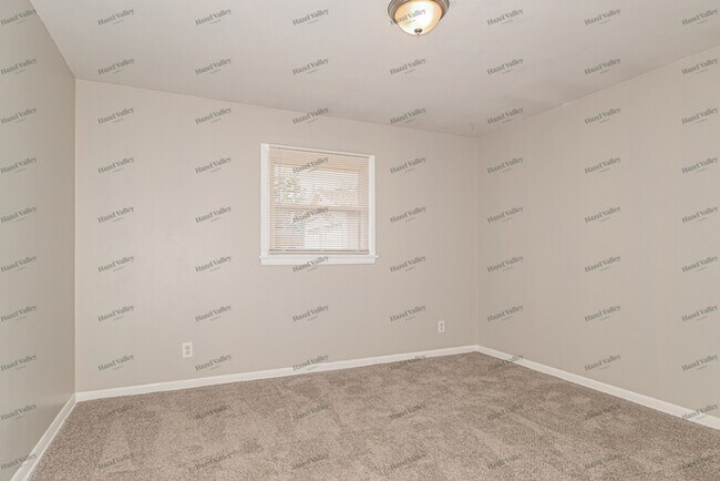Building Photo - 12050 Mignon Dr