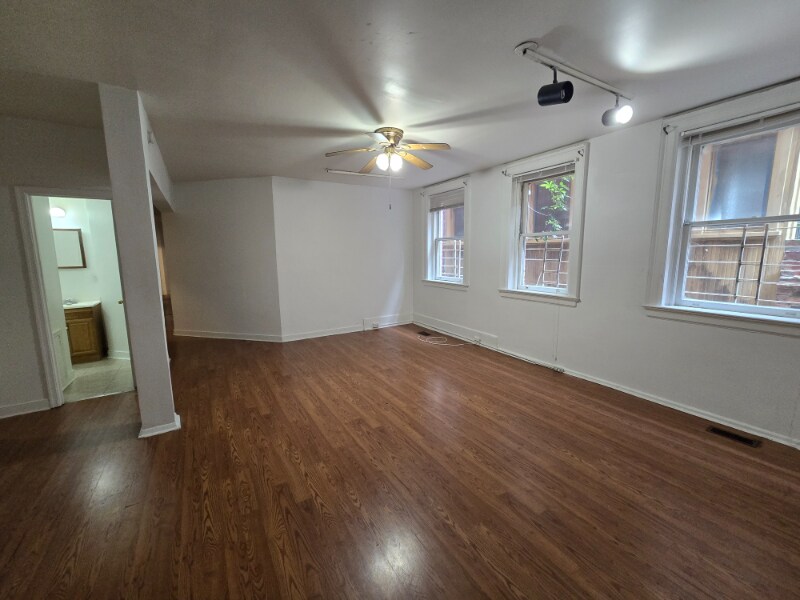 Building Photo - 1103 W Franklin St