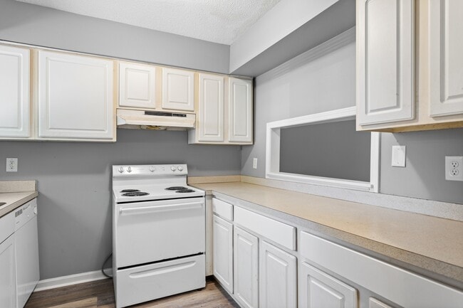Building Photo - 4249 Lake Ridge Dr