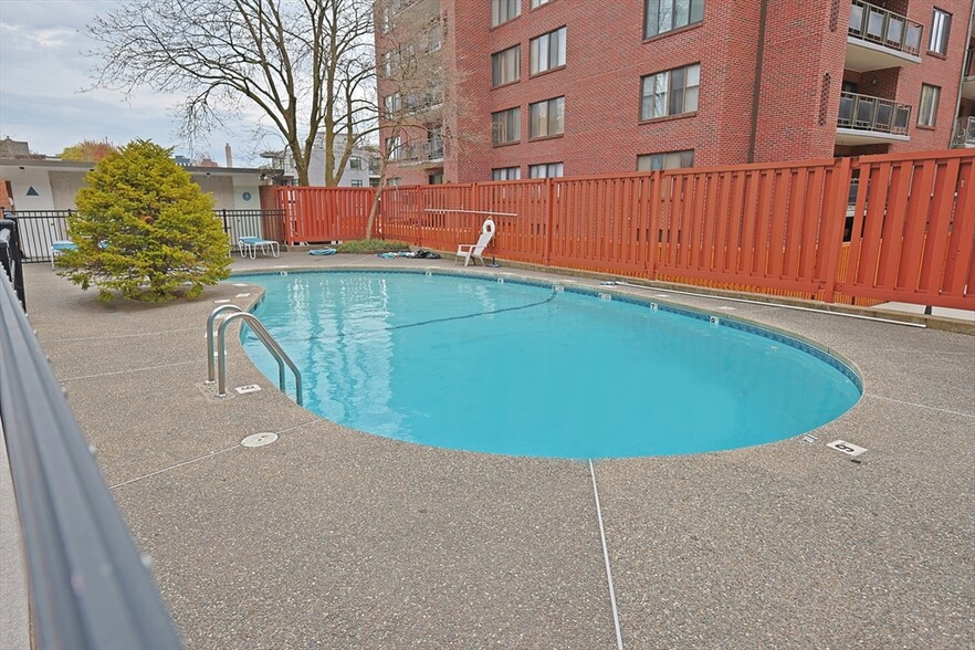 Building Photo - 45 Longwood Ave