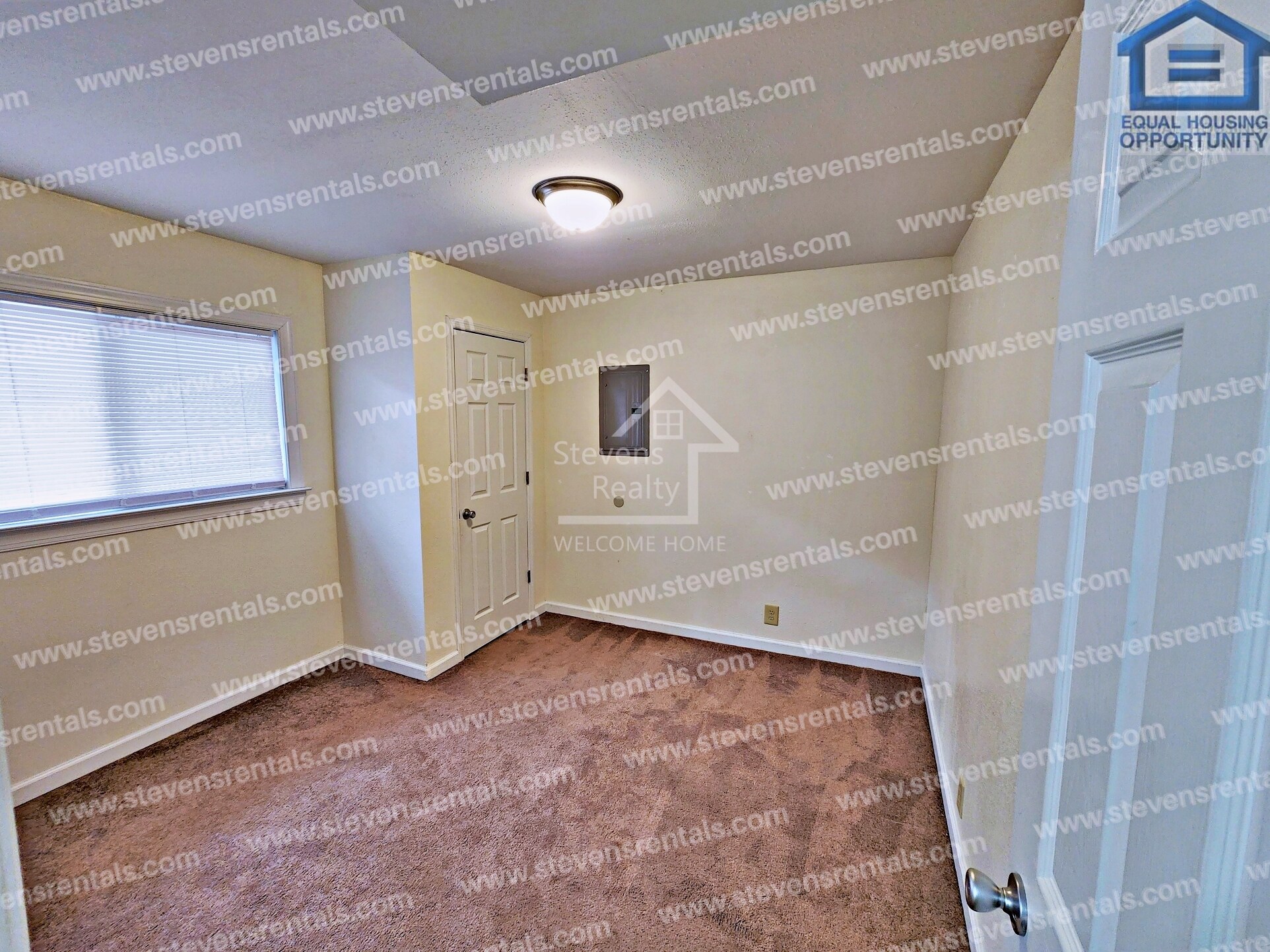 Building Photo - 500 Skyline Dr