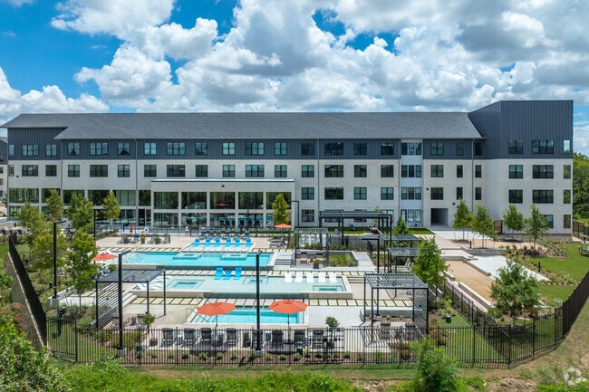 Pool - Standard on the River