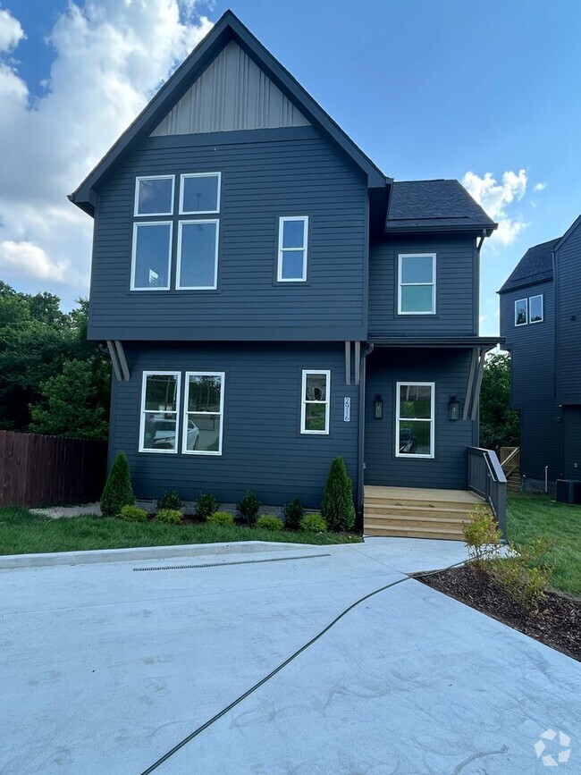 Building Photo - Amazing New Construction in North Nashville!