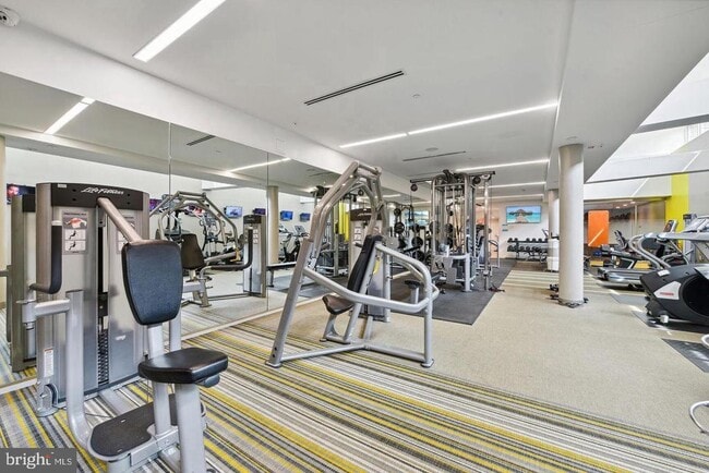 Building Photo - 8350 Greensboro Dr