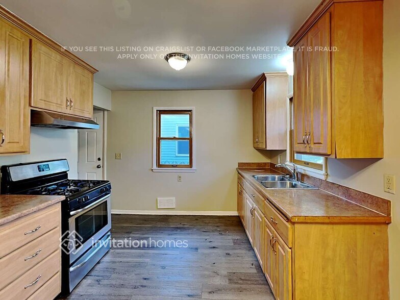 Building Photo - 5710 36th Ave S