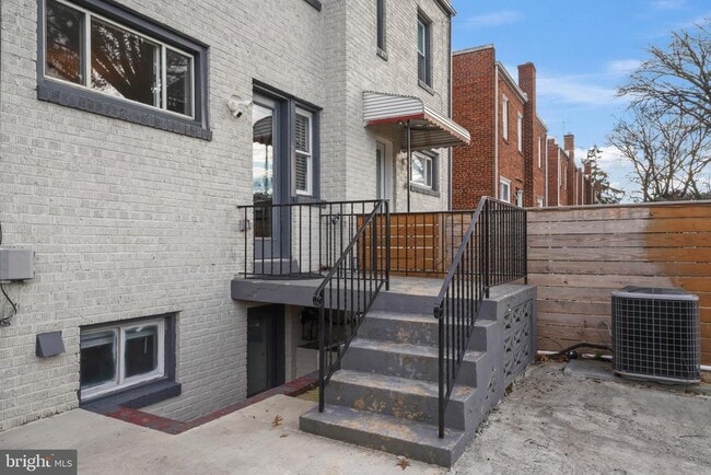 Building Photo - 4226 14th St NE