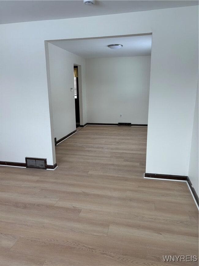 Building Photo - 431 Kaymar Dr