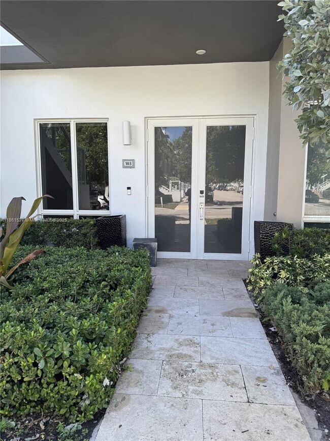 Building Photo - 6310 NW 103rd Pl