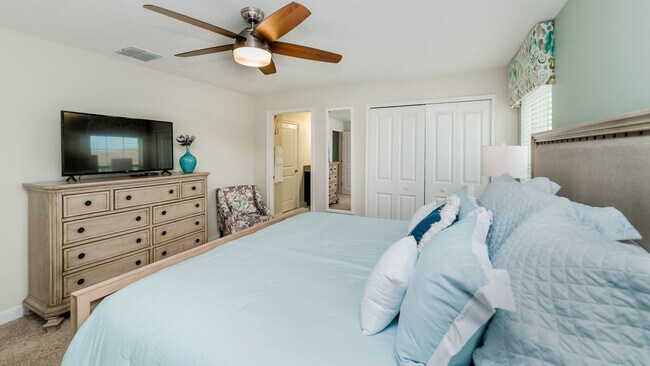 Building Photo - 9041 Dogleg Dr