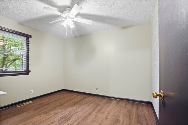 Building Photo - 8141 Bonnafair Dr
