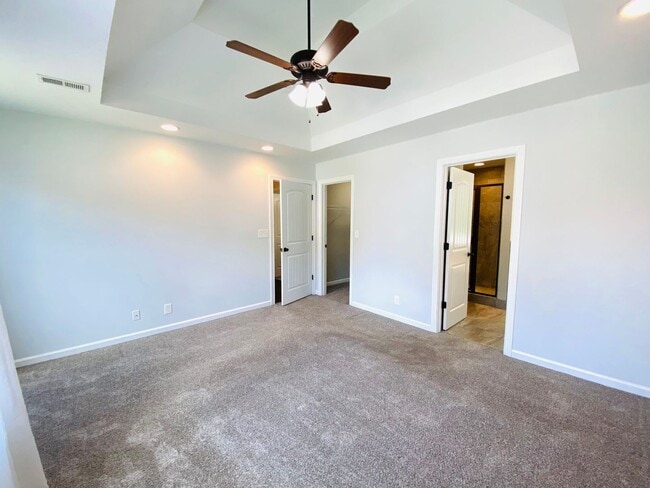 Building Photo - 1194 Eagle's Bluff Dr