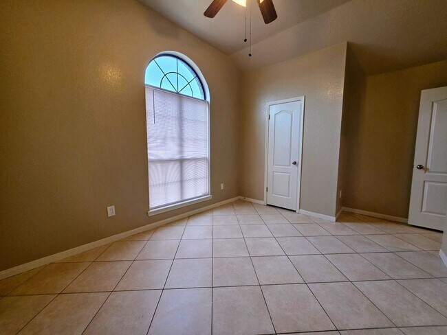 Building Photo - Beautifully Updated 4 Bedroom Home