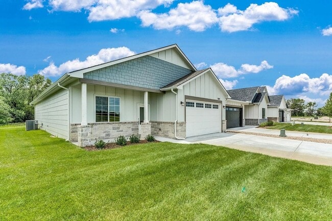 Building Photo - Beautiful and Modern 2 Bedroom