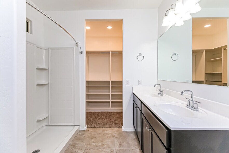 Building Photo - 4832 E Rhodium Dr